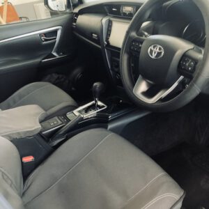 Toyota Fortuner Sicht Fahrerseite